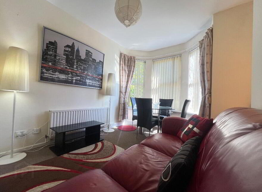 Apt 2, 100 University Avenue, Belfast, BT7 1GY
