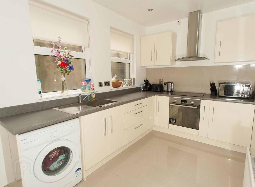 8 Adelaide Avenue, Belfast, BT9 7FY