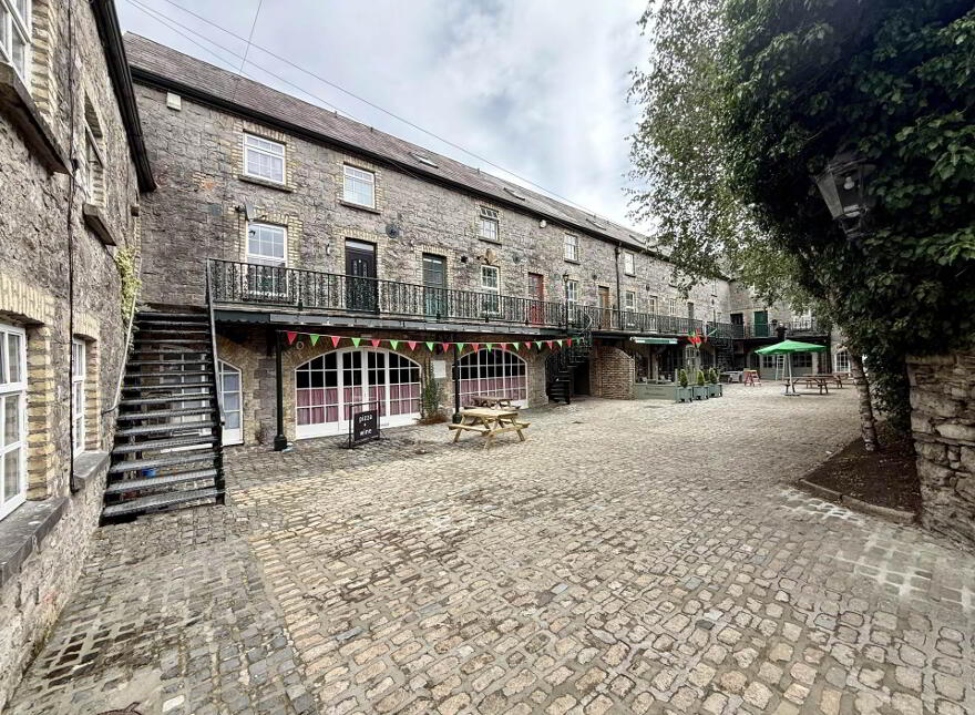 Apartment 4 The Old Bond Store Dillon Terrace, Ballina, F26TV00