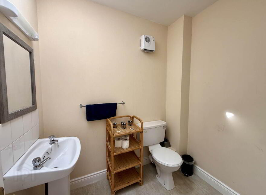Apartment 4 The Old Bond Store Dillon Terrace, Ballina, F26TV00