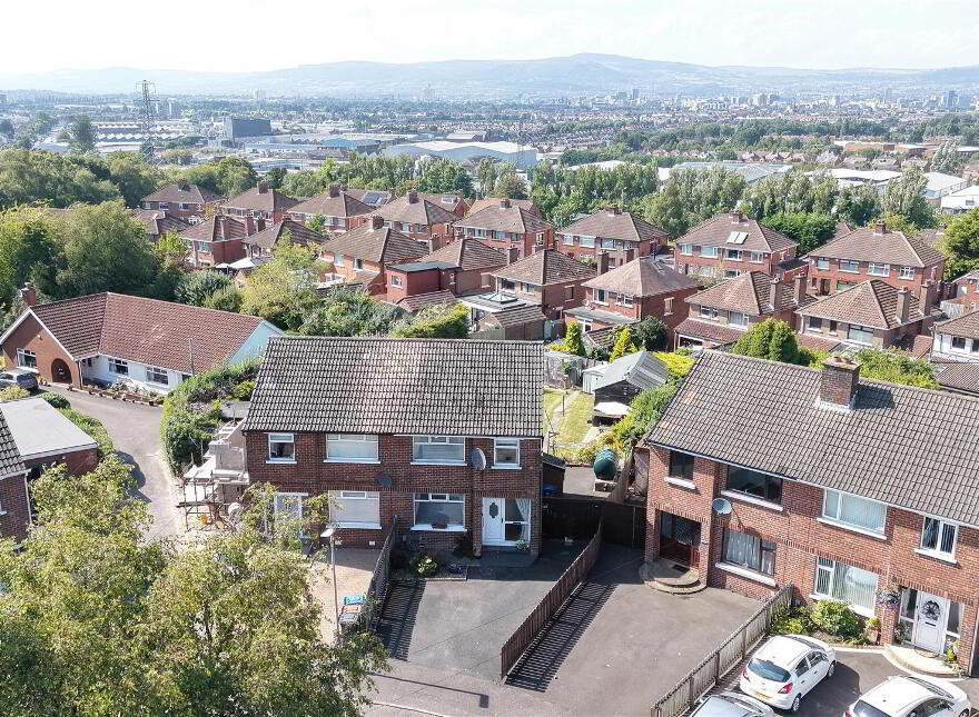 12 Roddens Gardens, Belfast, BT5 7JJ