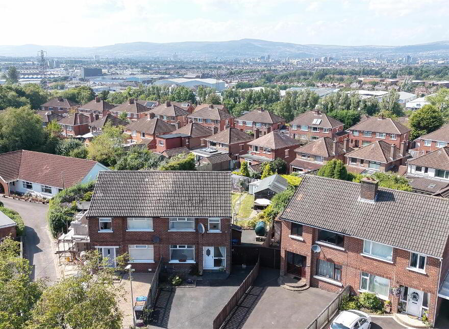 12 Roddens Gardens, Belfast, BT5 7JJ