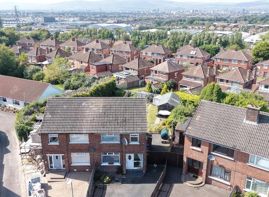 12 Roddens Gardens, Belfast, BT5 7JJ
