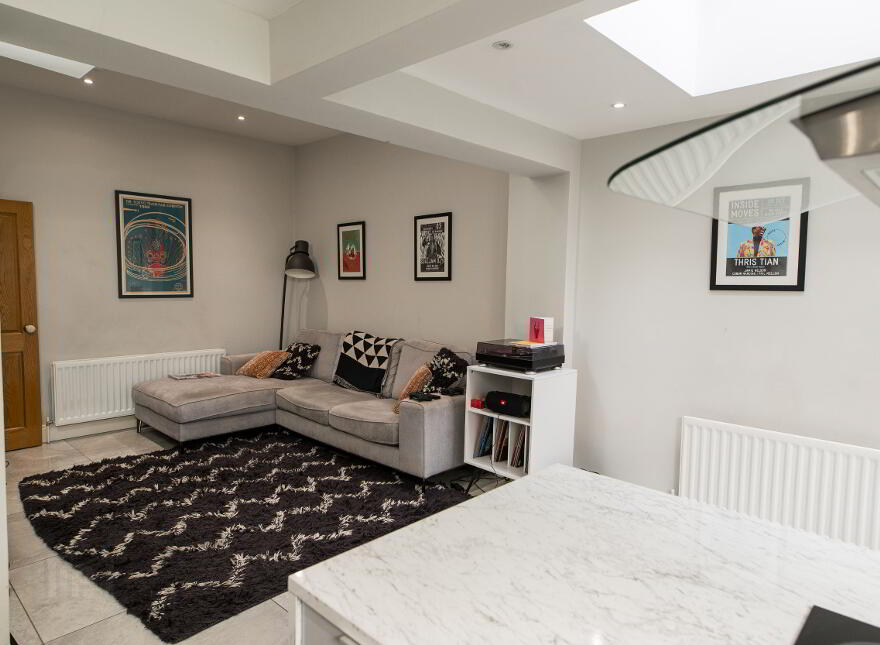 70 Ravenhill Avenue, Belfast, BT6 8LG