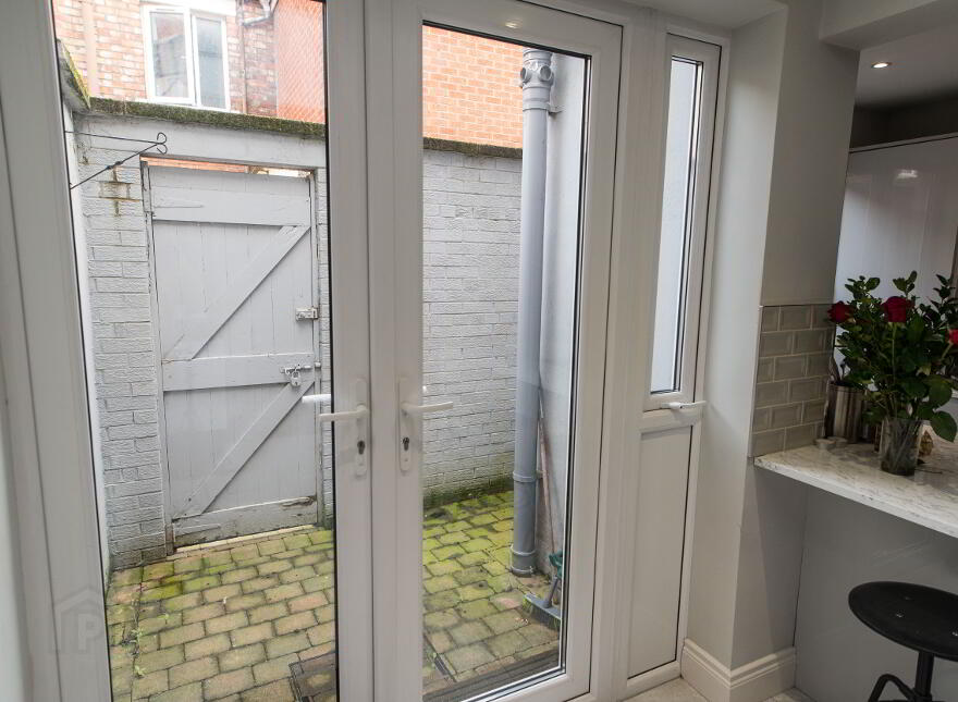 70 Ravenhill Avenue, Belfast, BT6 8LG