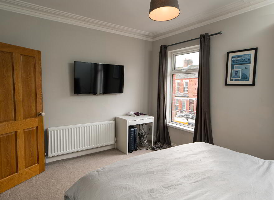 70 Ravenhill Avenue, Belfast, BT6 8LG