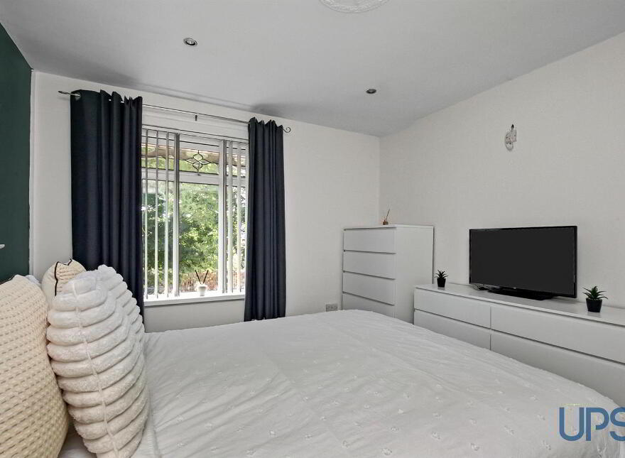 9 Glencolin Walk, Glen Road, Belfast, BT11 8PF