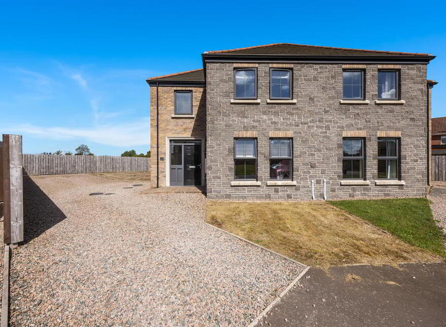 5 Edengrove Park Mews, Ballynahinch, BT24 8FP