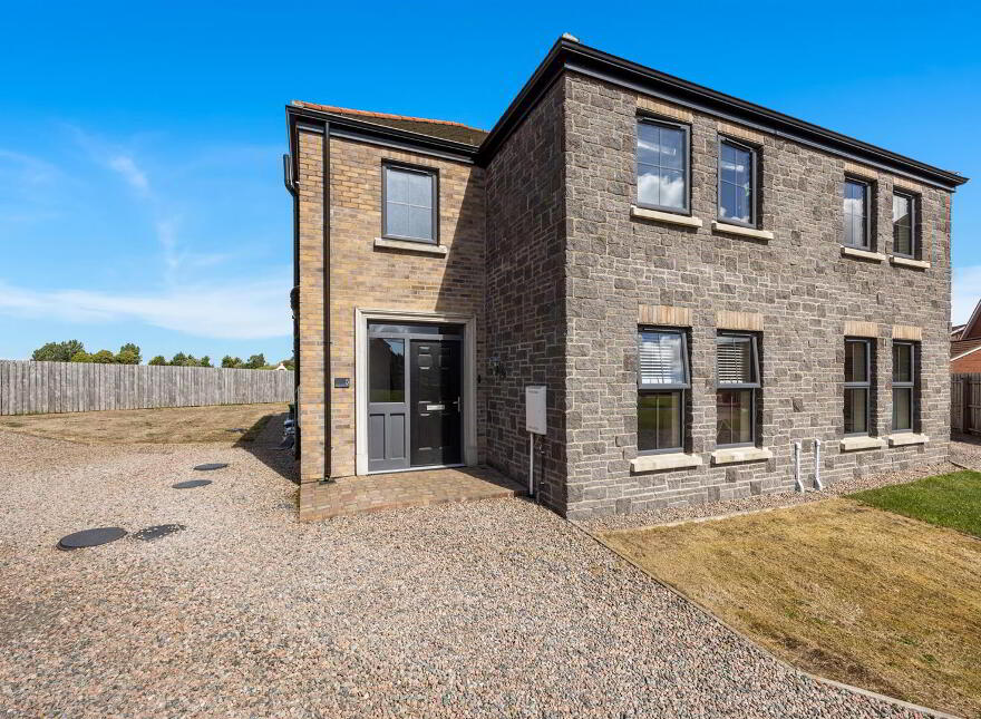 5 Edengrove Park Mews, Ballynahinch, BT24 8FP