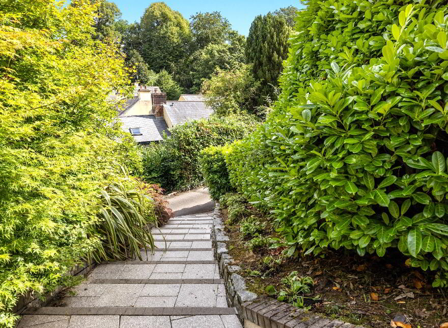 29 Millvale Road, Royal Hillsborough, BT26 6HR