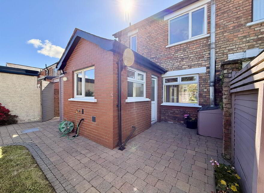 40 Loopland Drive, Cregagh, Belfast, BT6 9DX
