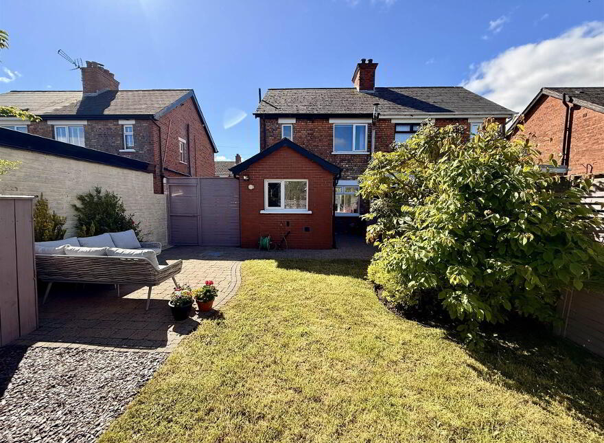 40 Loopland Drive, Cregagh, Belfast, BT6 9DX