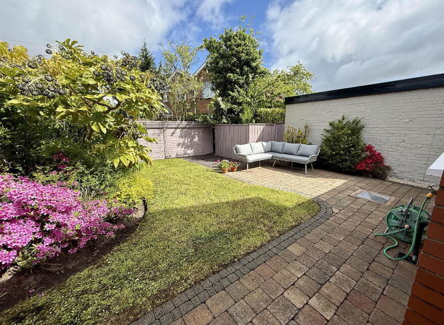 40 Loopland Drive, Cregagh, Belfast, BT6 9DX