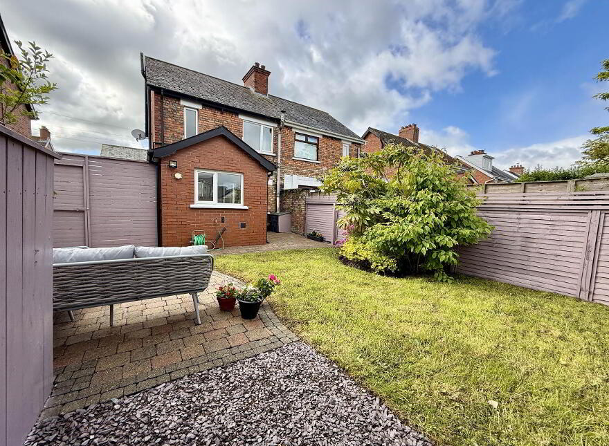 40 Loopland Drive, Cregagh, Belfast, BT6 9DX