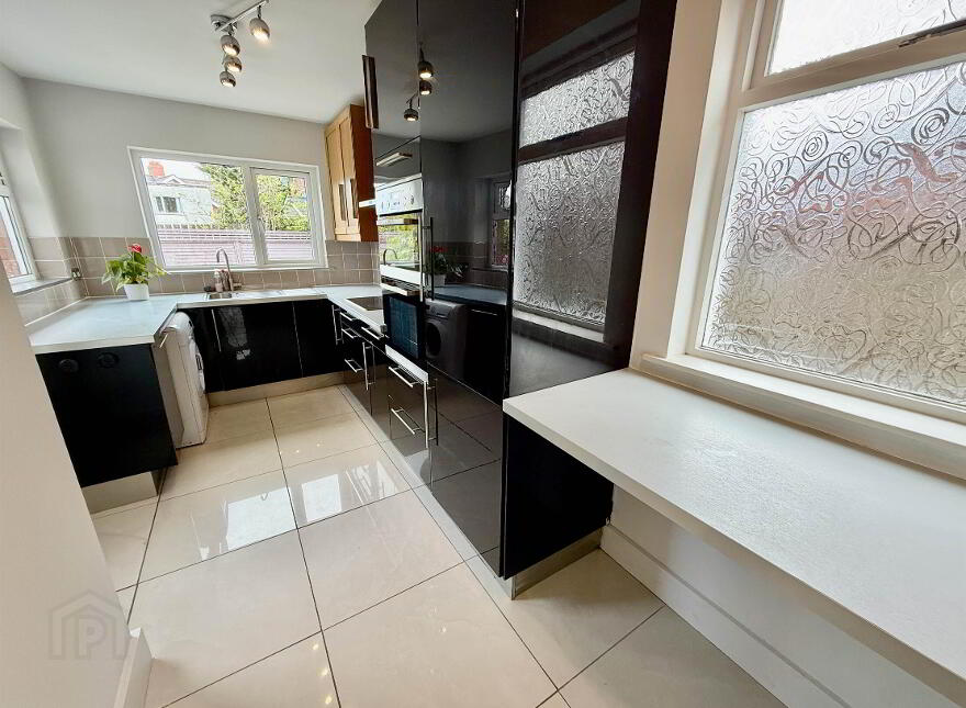 40 Loopland Drive, Cregagh, Belfast, BT6 9DX