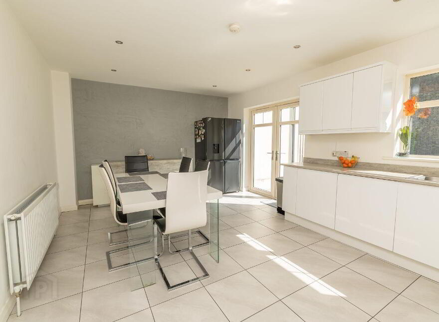 8 Belvedere Heights, Warrenpoint, Newry, BT34 3XZ