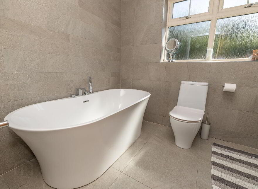 8 Belvedere Heights, Warrenpoint, Newry, BT34 3XZ