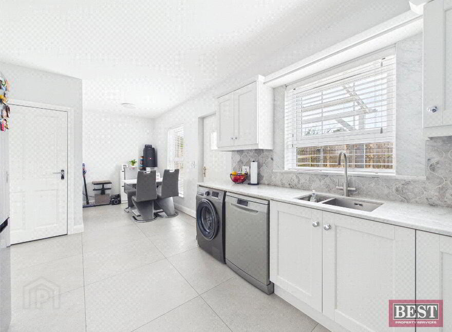 28 Chancellors Hall, Newry, BT35 8WJ