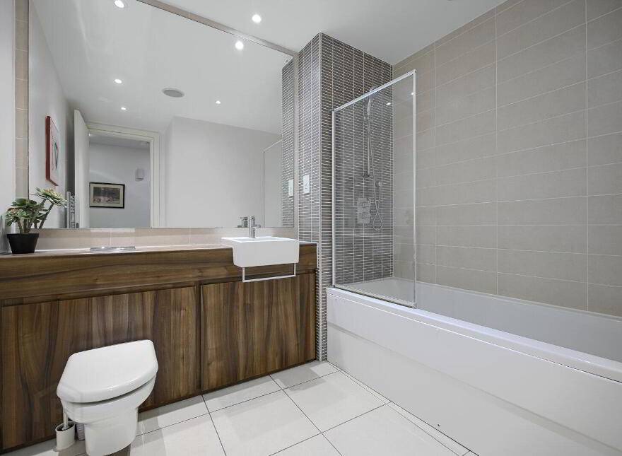 Apartment 6.05 The Arc 2F Queens Road, Belfast, BT3 9FG