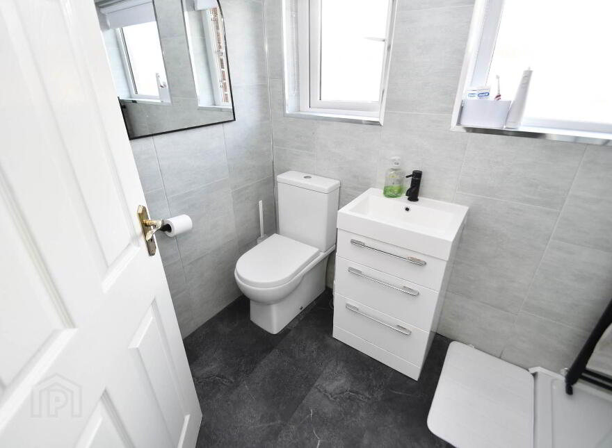 28 Willowvale Avenue, Belfast, BT11 9JX