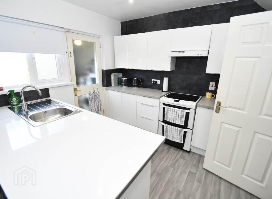 28 Willowvale Avenue, Belfast, BT11 9JX