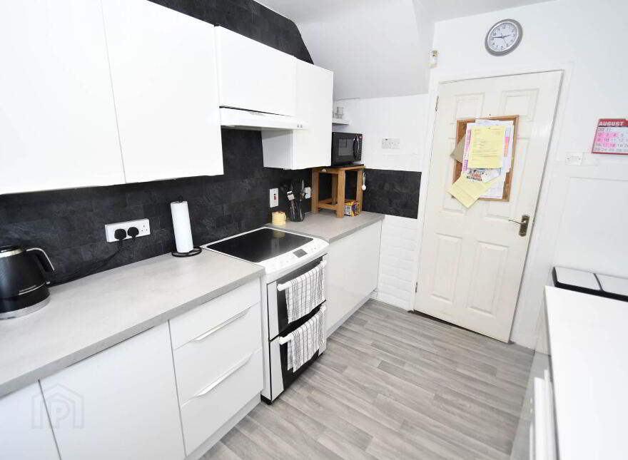 28 Willowvale Avenue, Belfast, BT11 9JX