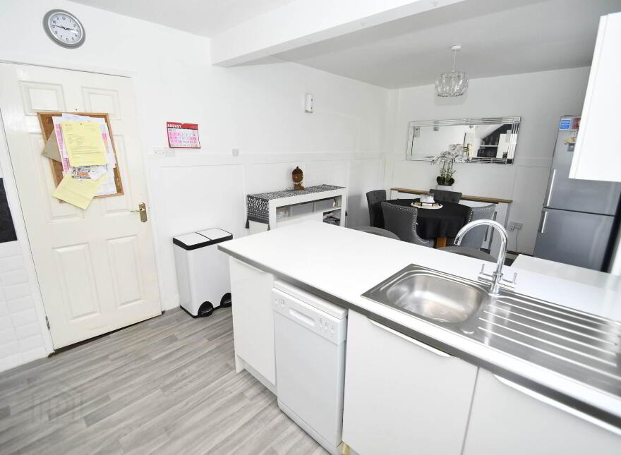28 Willowvale Avenue, Belfast, BT11 9JX