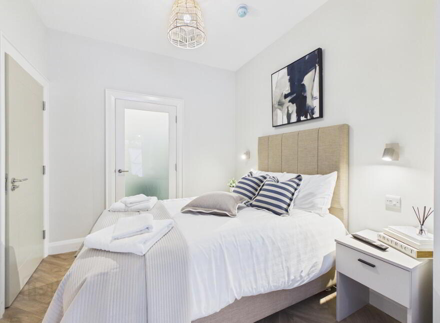 Room 2 The Ashley Collection, Ashley Avenue, Belfast, BT9 7BT