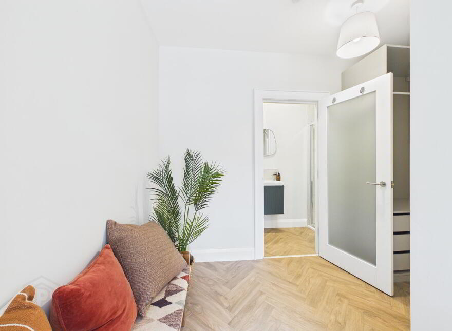 Room 4 The Ashley Collection, Ashley Avenue, Belfast, BT9 7BT