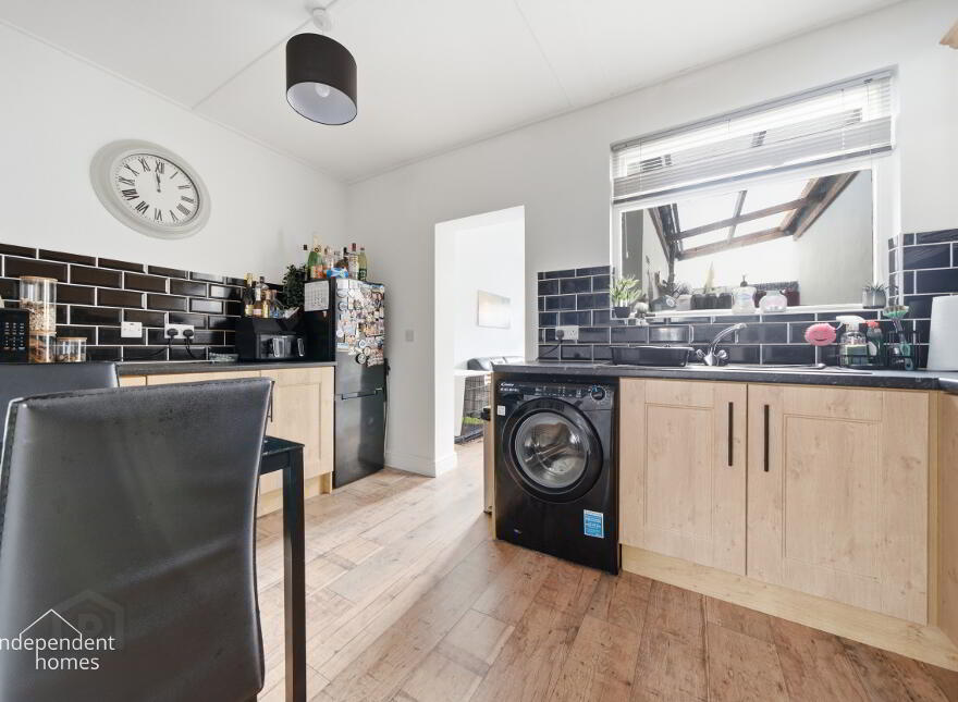 33 Kent Avenue, Larne, BT40 1NB