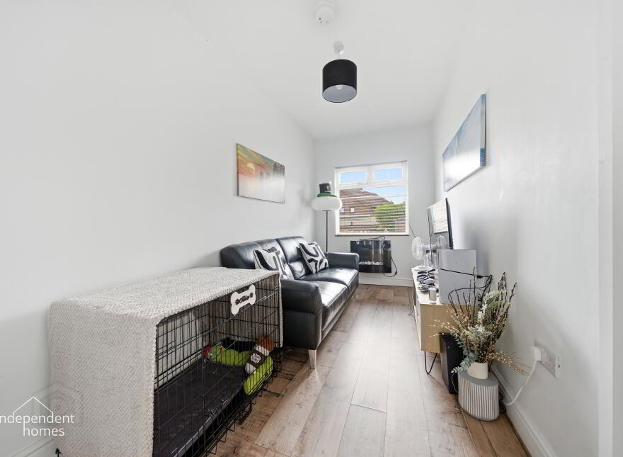 33 Kent Avenue, Larne, BT40 1NB