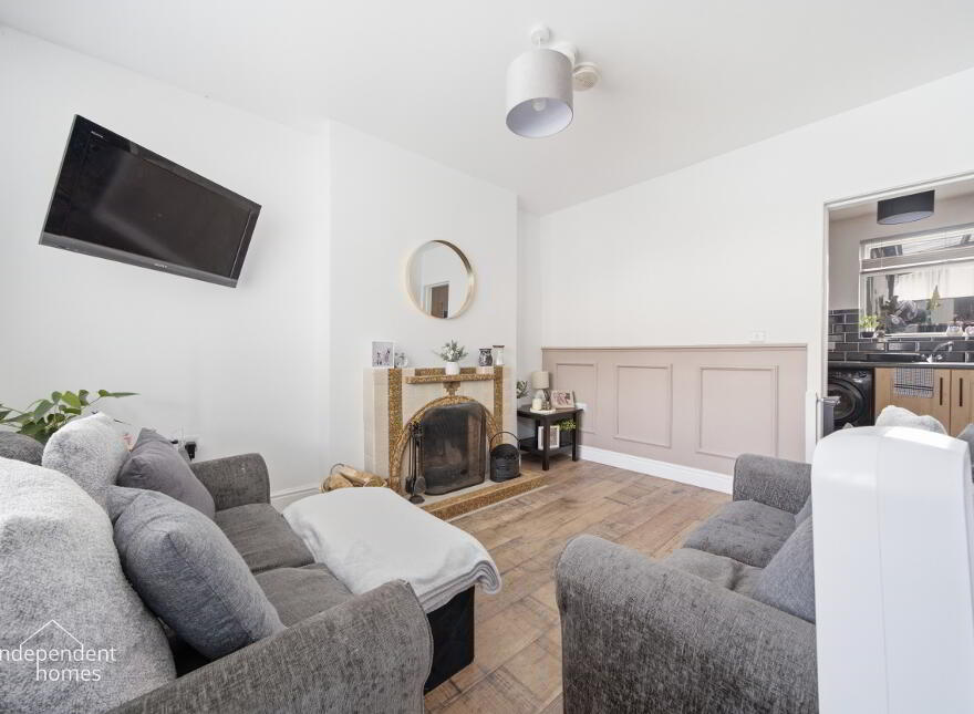 33 Kent Avenue, Larne, BT40 1NB