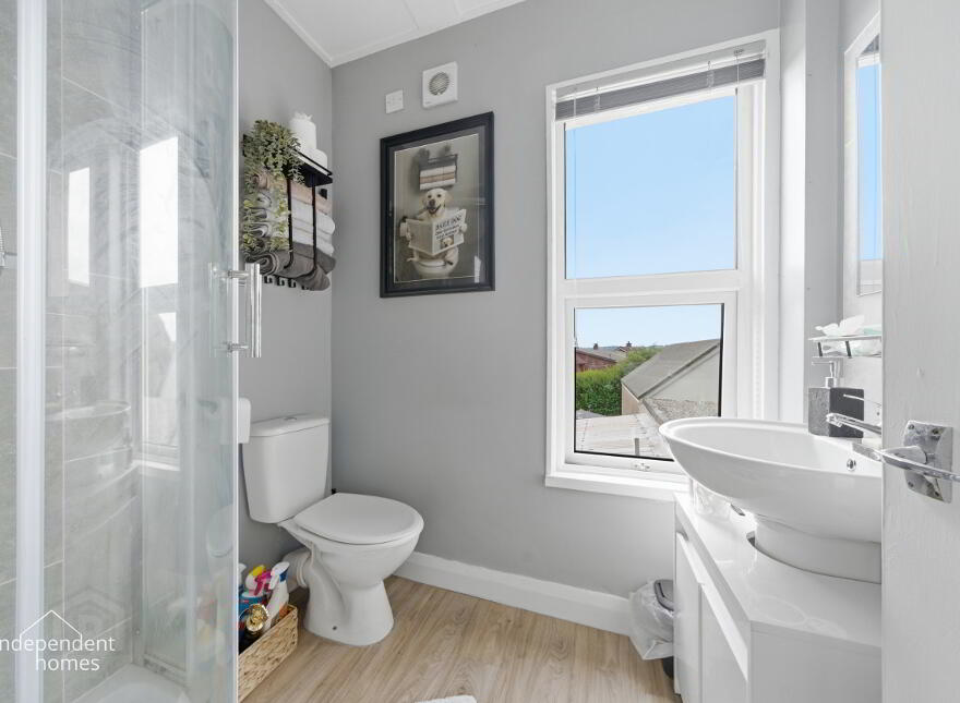 33 Kent Avenue, Larne, BT40 1NB