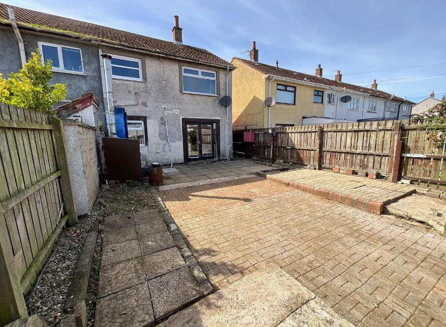 4 The Larches, Carrickfergus, BT38 8EH