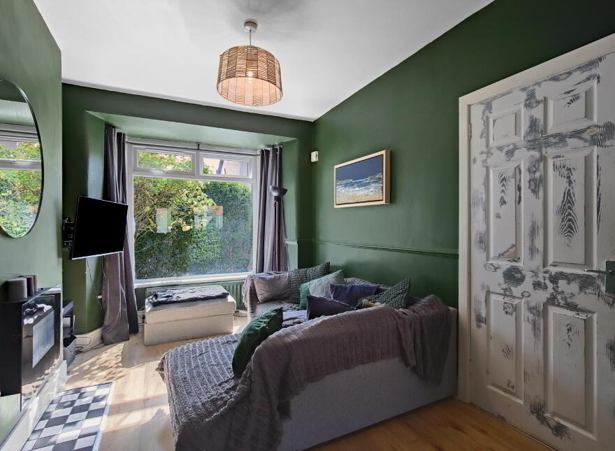 30 Loopland Gardens, Belfast, BT6 9ED