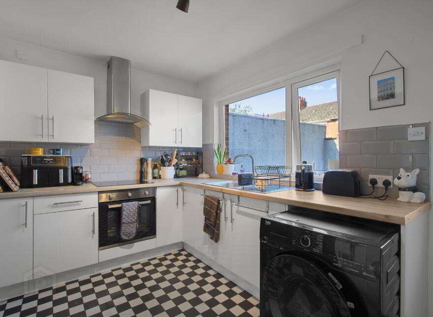 30 Loopland Gardens, Belfast, BT6 9ED