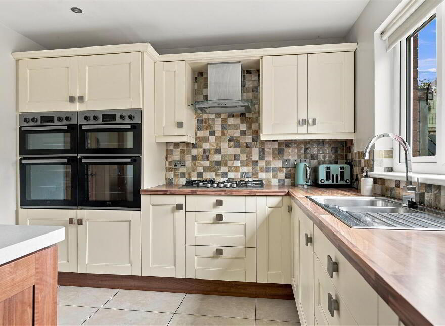82 The Meadows, Randalstown, BT41 2JB