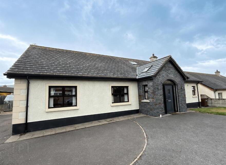 31d Dundrum Road, Newcastle, BT33 0BG