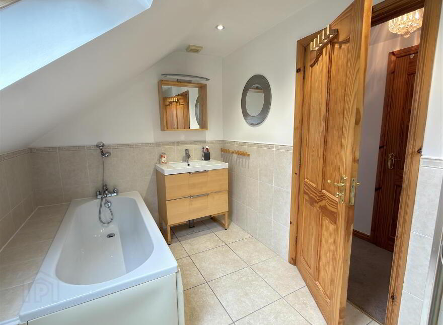 31d Dundrum Road, Newcastle, BT33 0BG