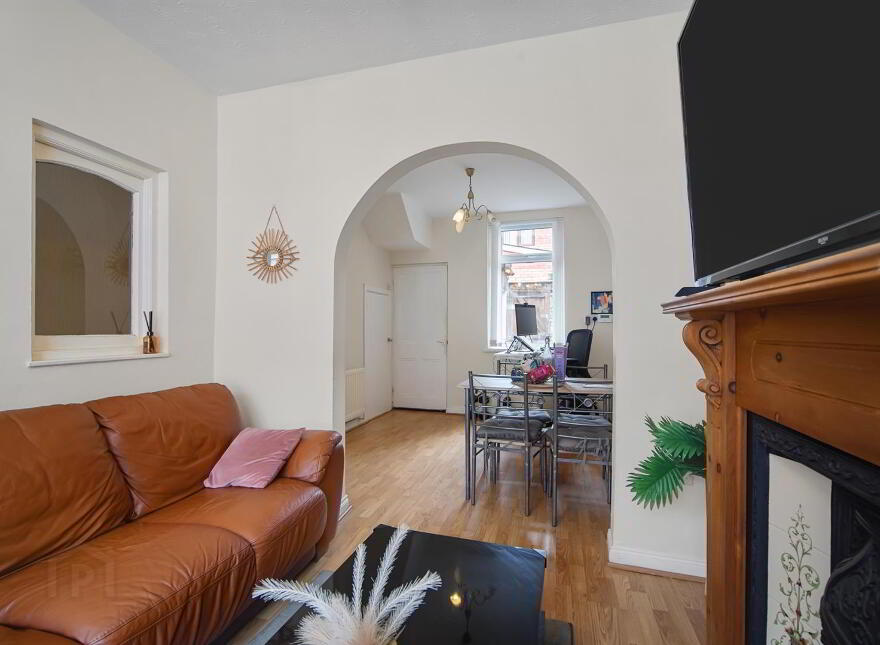 16 Dunraven Avenue, Belfast, BT5 5JR