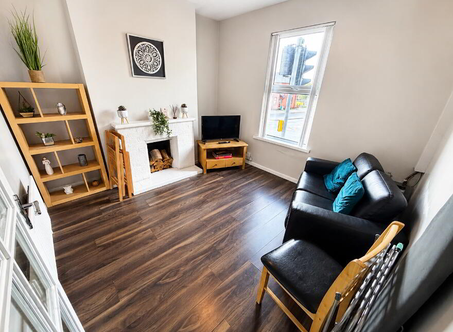 4 Creggan Road, Cityside, L’derry, BT48 9BX