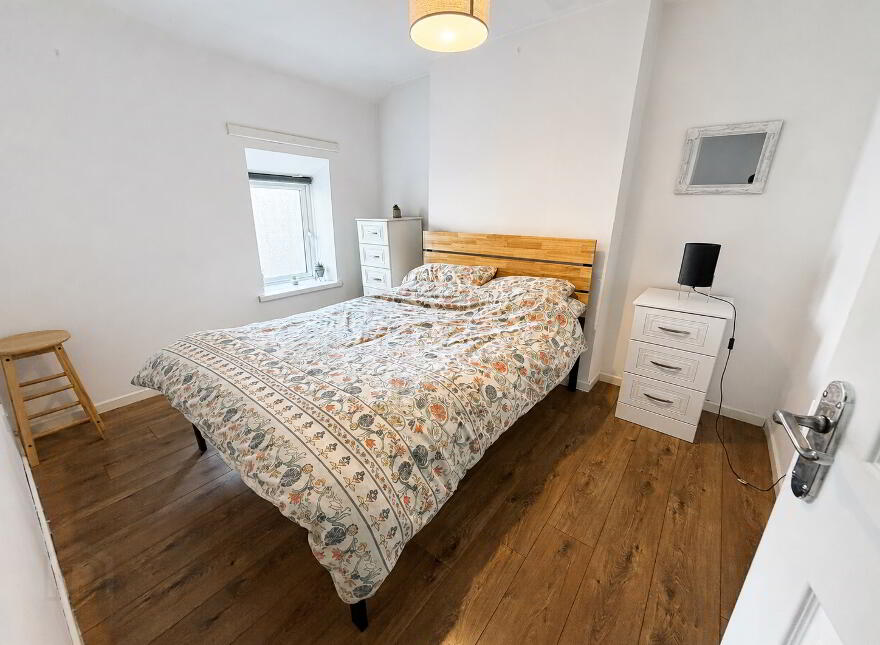 4 Creggan Road, Cityside, L’derry, BT48 9BX