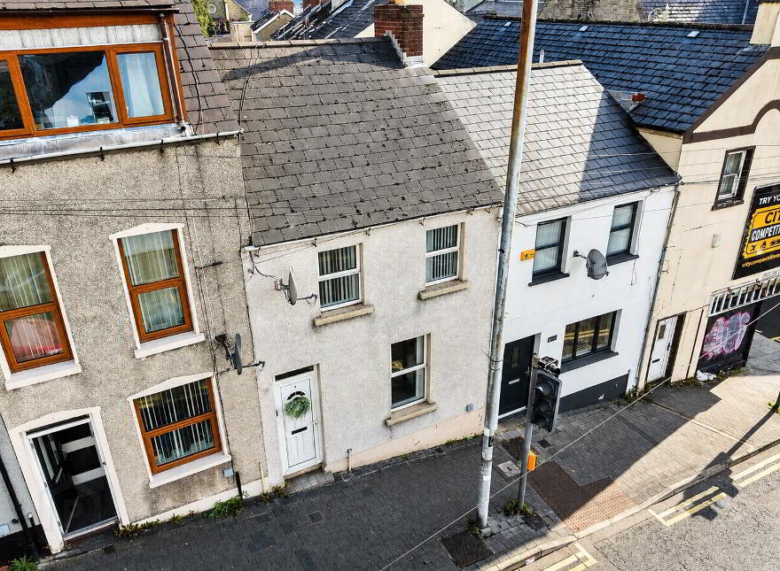 4 Creggan Road, Cityside, L’derry, BT48 9BX
