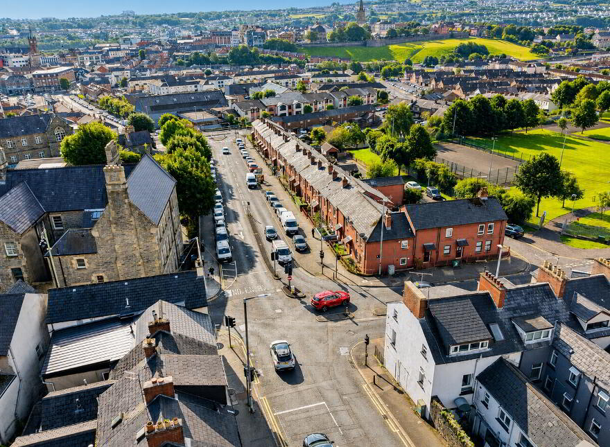 4 Creggan Road, Cityside, L’derry, BT48 9BX