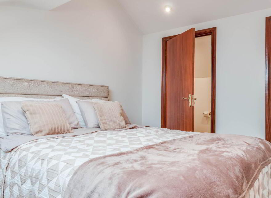 9 Rostrevor Way, Clandeboye Heights, Bangor, BT19 1AE