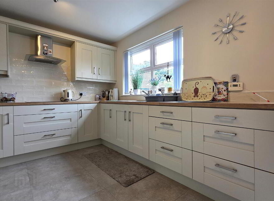 24 Glencraig Manor, Antrim, BT41 2LE