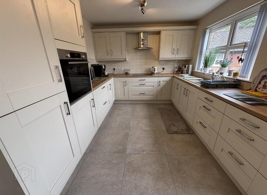 24 Glencraig Manor, Antrim, BT41 2LE