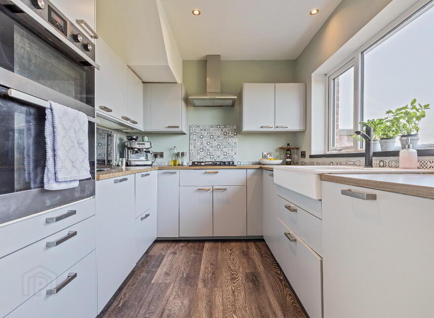 86 Castlemore Avenue, Upper Knockbreda Road, Belfast, BT6 9RG