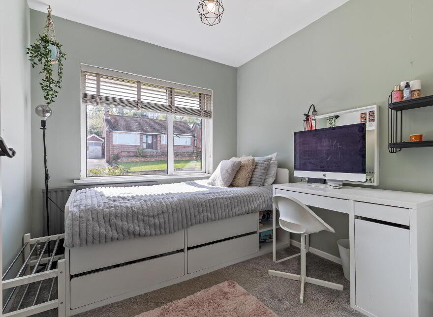 86 Castlemore Avenue, Upper Knockbreda Road, Belfast, BT6 9RG