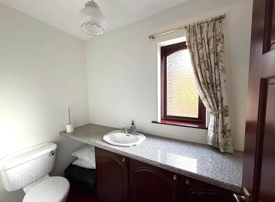 550a Upper Newtownards Road, Belfast, BT4 3HE